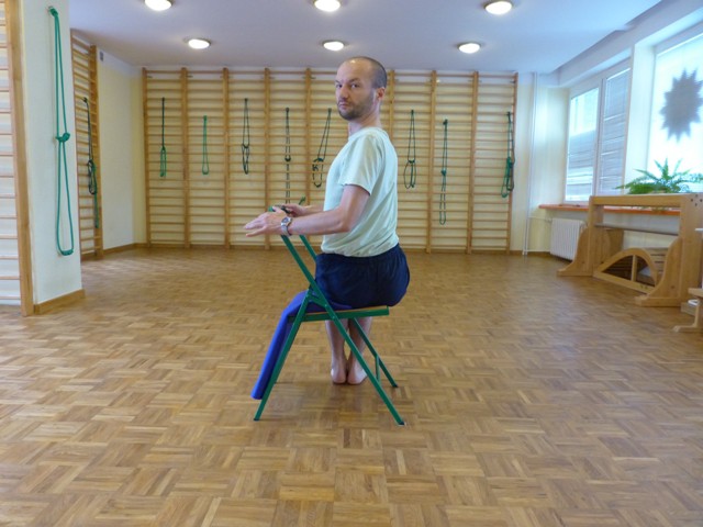 Joga dla kręgosłupa i osób pracujących siedząco